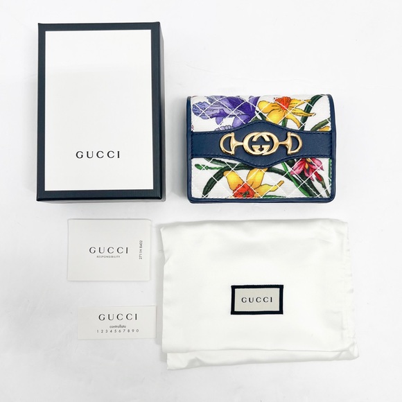 GUCCI Zumi Flora Compact Card Holder Flora Print Compact Wallet😳🔥🔥 - Picture 2 of 15